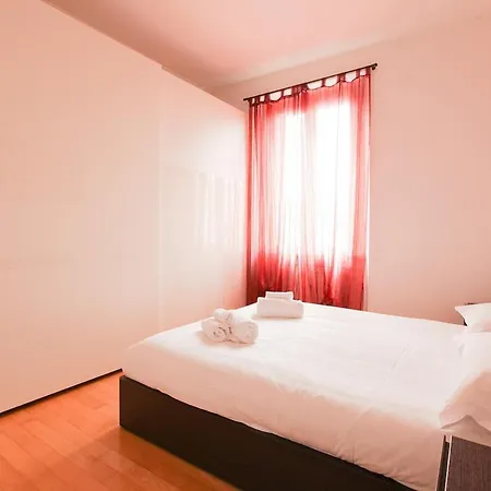 La Casa Di Moreno - Elegant In Corso Vercelli Апартаменты *